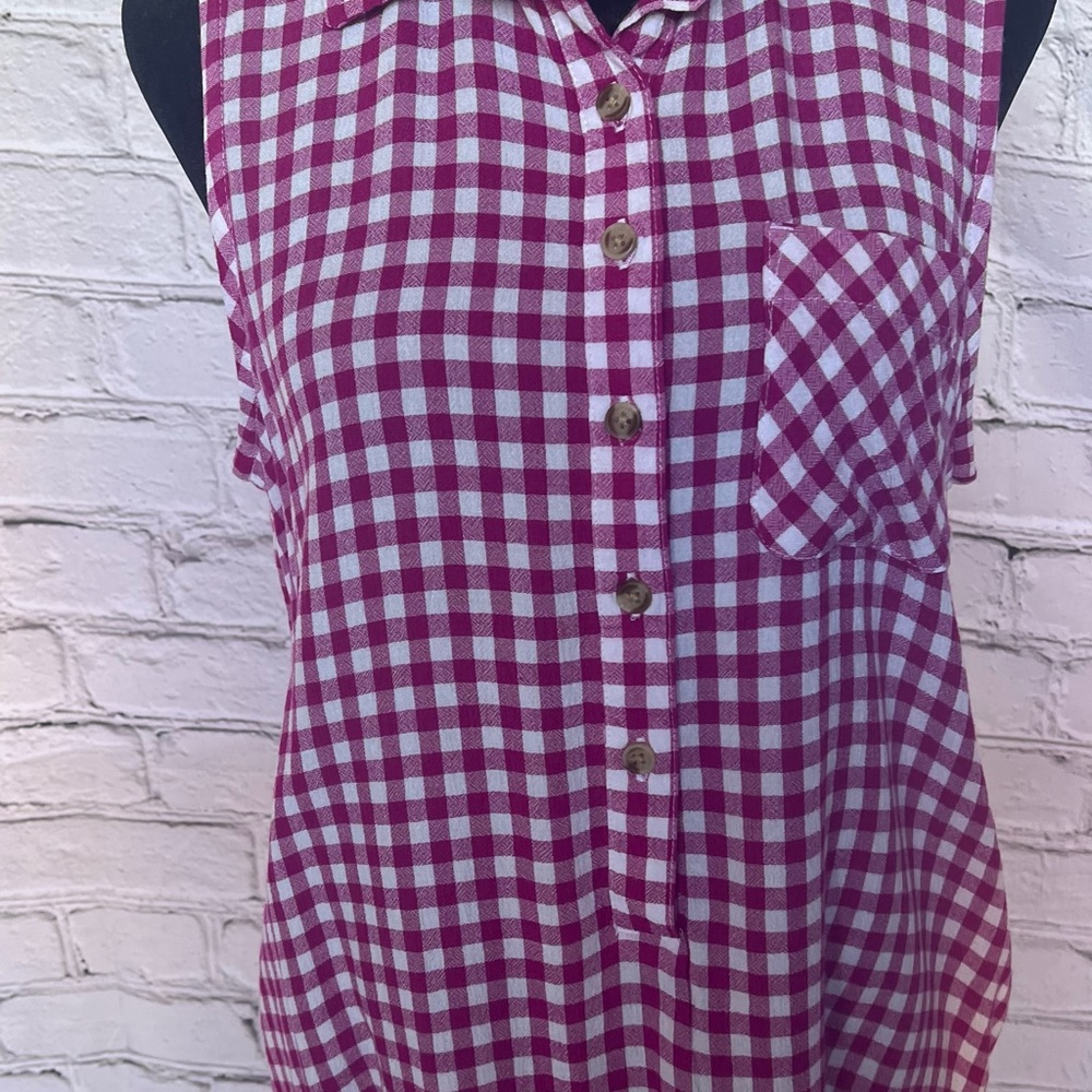 Time& true lightweight sleeveless checkered top with front pocket size S4-6